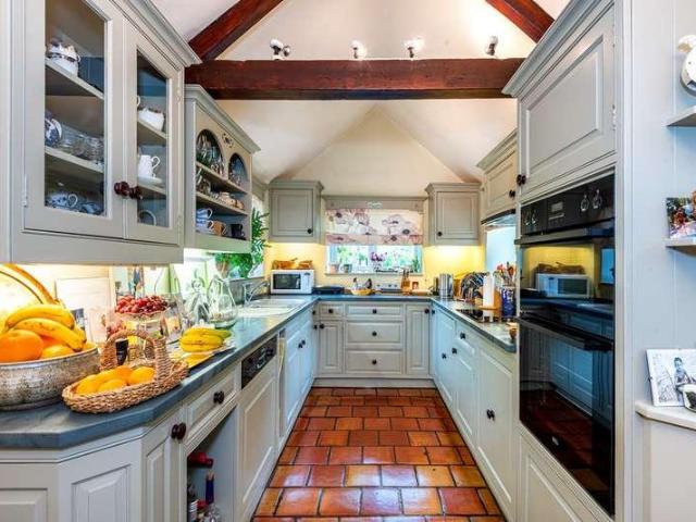 House for sale in Garlands