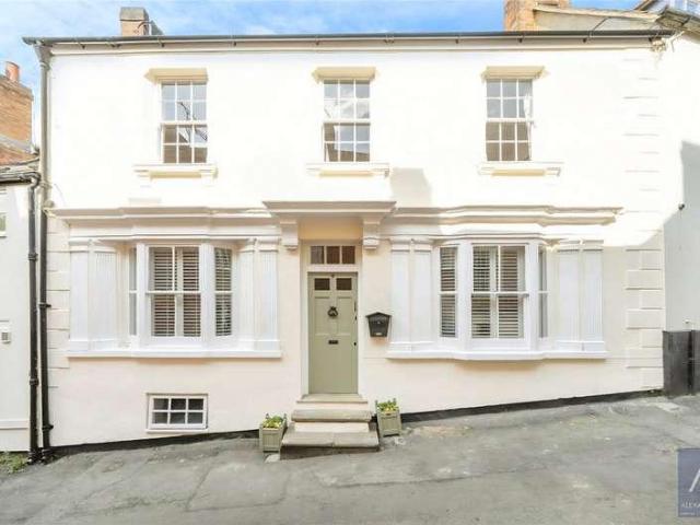 House for sale in Buckingham, Buckinghamshire