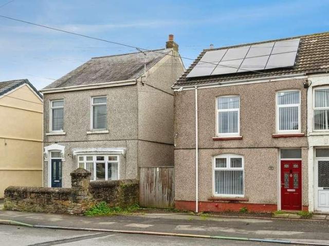 House for sale in Loughor, Wales