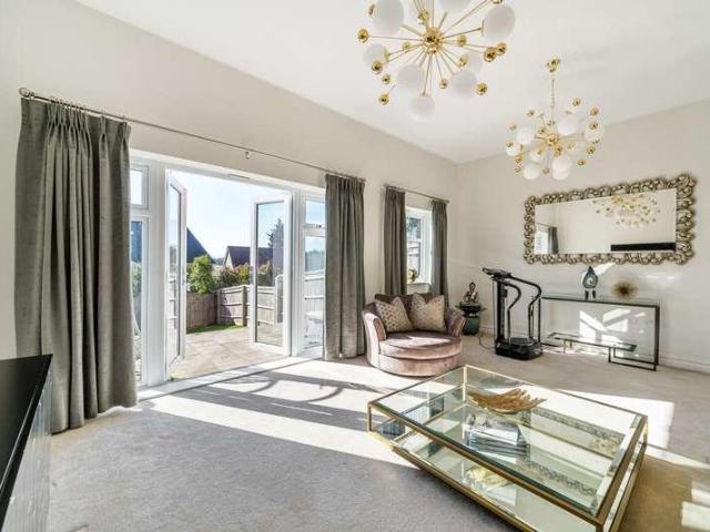 House for sale in Pachesham Park, Surrey