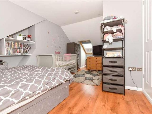 House for sale in Folkestone, Foord