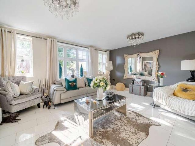 House for sale in Lower Halliford, Surrey