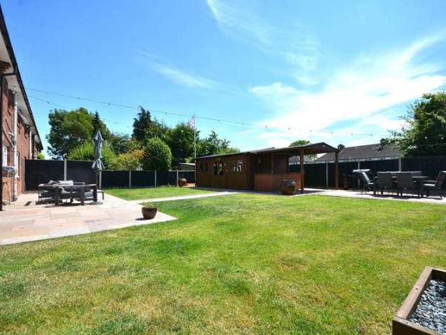 House for sale in Newton, New Bilton