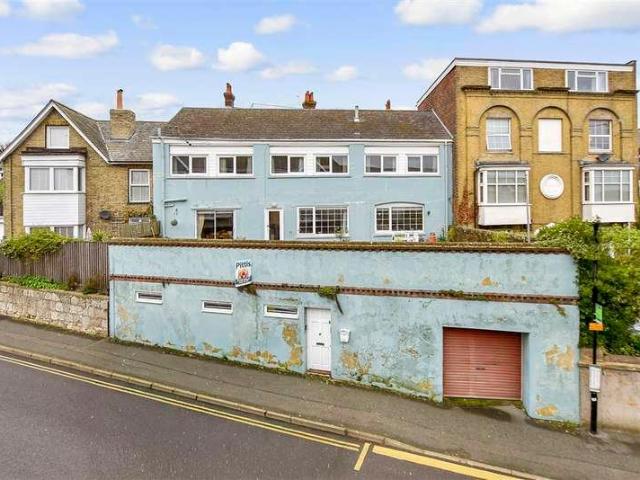 House for sale in Cowes, Isle of Wight
