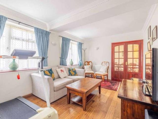 House for sale in Chalfont St. Peter, Denham