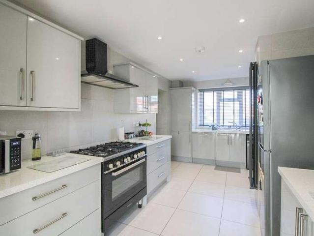 House for sale in Coulsdon, Little Woodcote