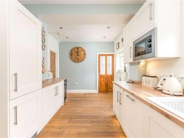 House for sale in Cottingley, West Yorkshire