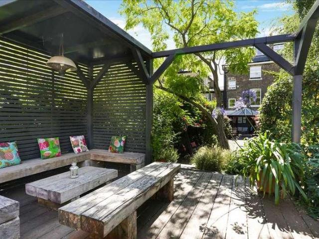 House for sale in Holloway, Greater London