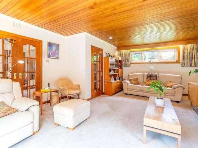 House for sale in Deans