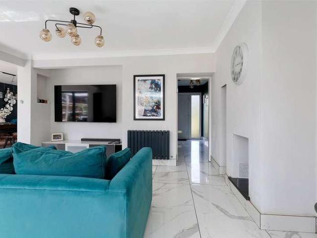 House for sale in Pachesham Park, Surrey