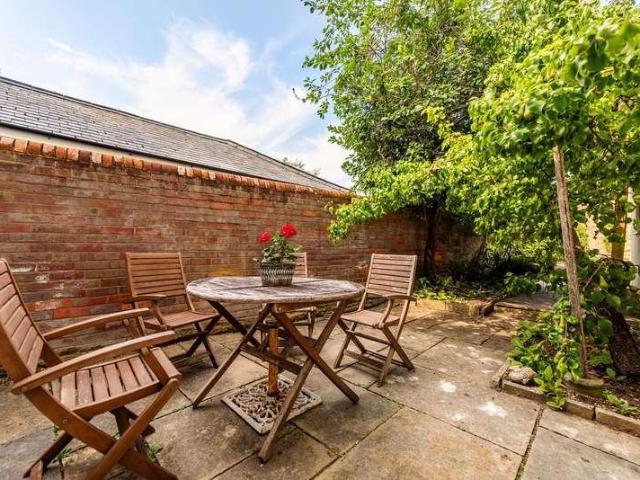 House for sale in Fenny Stratford, Milton Keynes