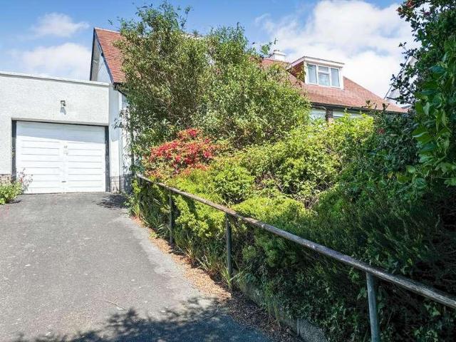House for sale in Waun Fawr, Wales