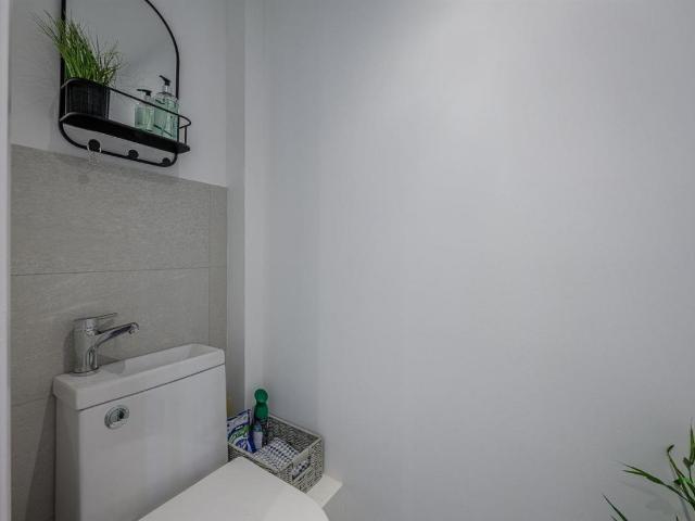 House for sale in Kingswinford, West Midlands