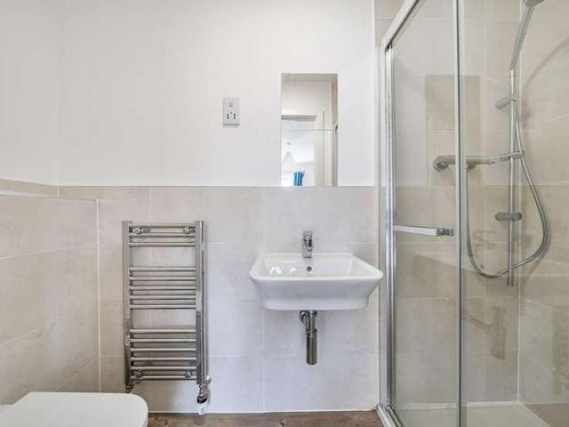 House for sale in Holmer