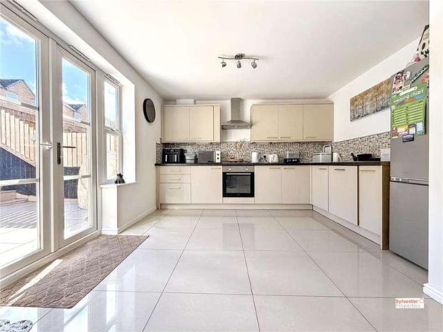 House for sale in Tantobie, Flint Hill