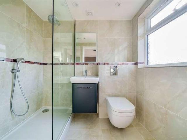 House for sale in Greenford, Perivale