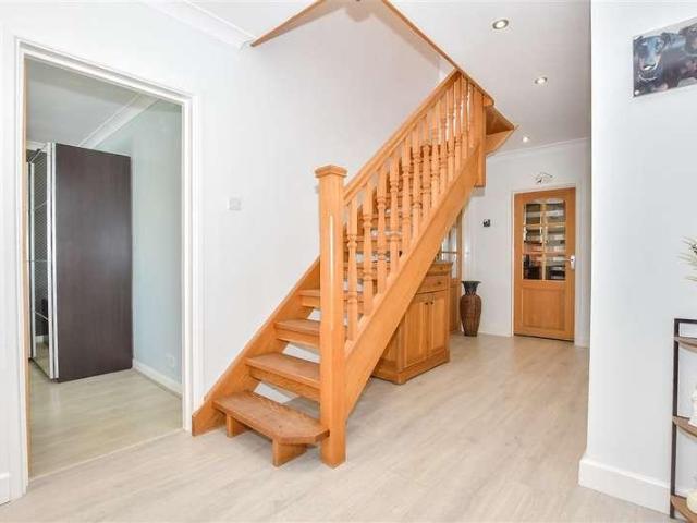 House for sale in Leybourne, Bourne Vale