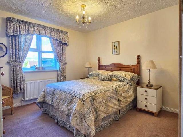 House for sale in Ampthill, Central Bedfordshire