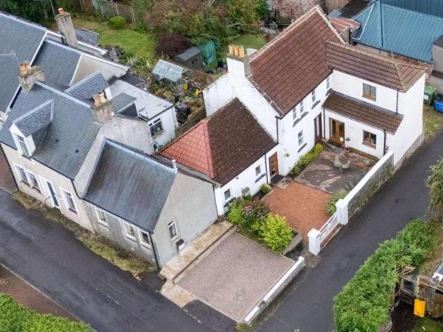 House for sale in Strathmiglo, Scotland