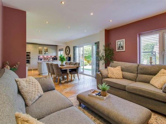 House for sale in New Crofton, West Yorkshire