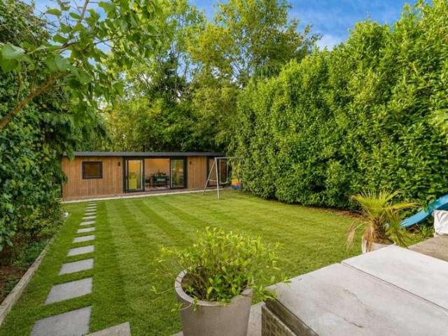 House for sale in Mill Hill, Greater London