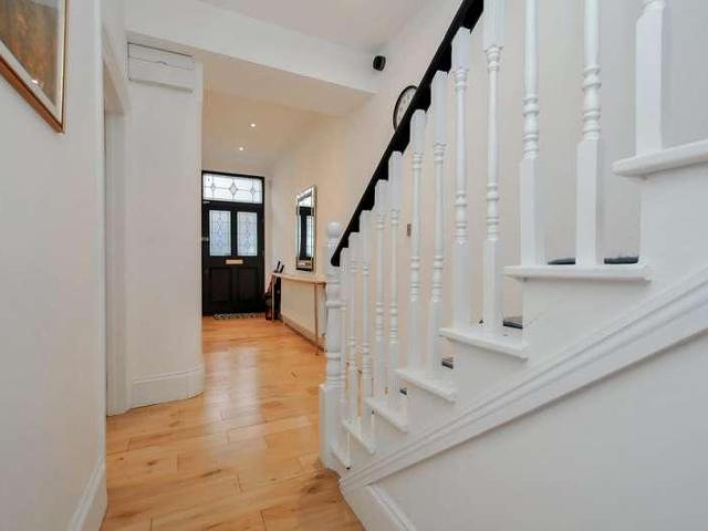 House for sale in Stoke Newington, Greater London