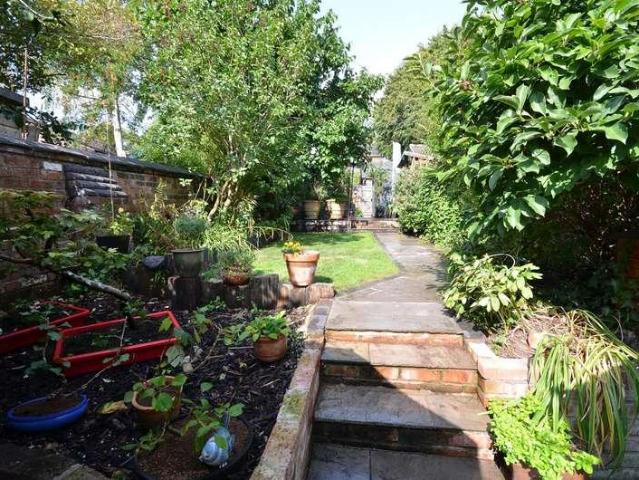 House for sale in Stone, Baswich