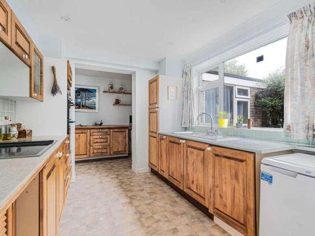 House for sale in Henley-on-Thames, Berrick Salome