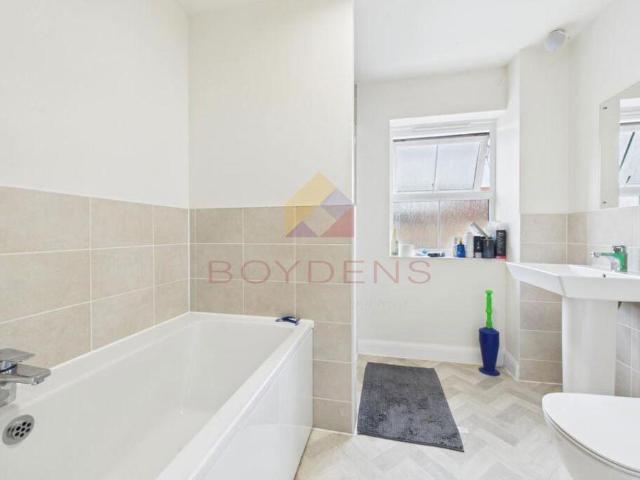 House for sale in Chipping Hill, Essex
