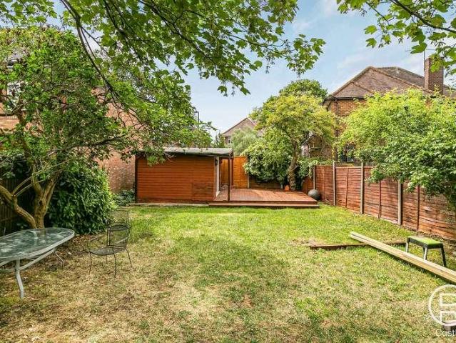 House for sale in London Borough of Ealing, Park Royal