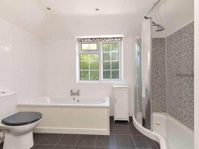 House for sale in Rushmoor, Fole