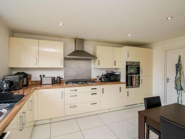 House for sale in Wakefield, Lupset
