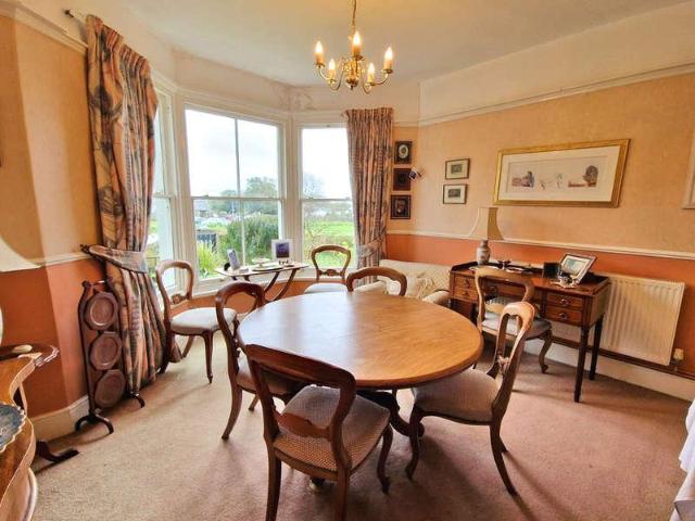 House for sale in Porthcawl, Newton