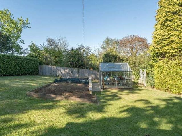 House for sale in Fole, Surrey