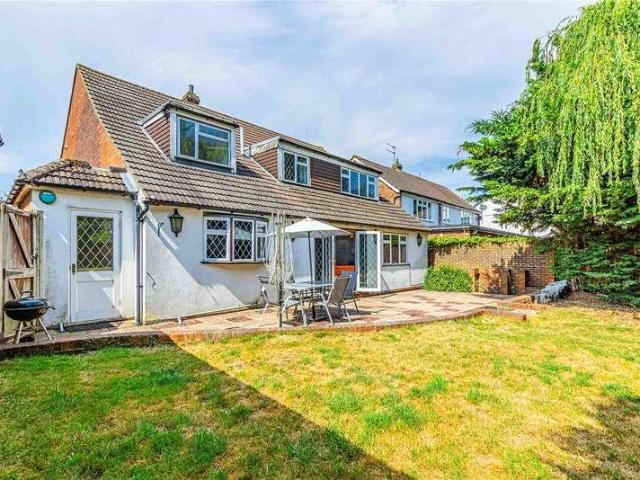 House for sale in Borehamwood, Hertsmere