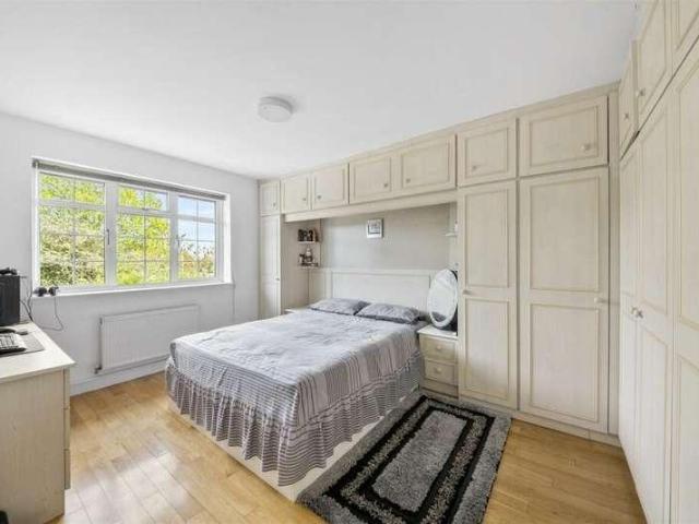 House for sale in Ickenham, Greater London