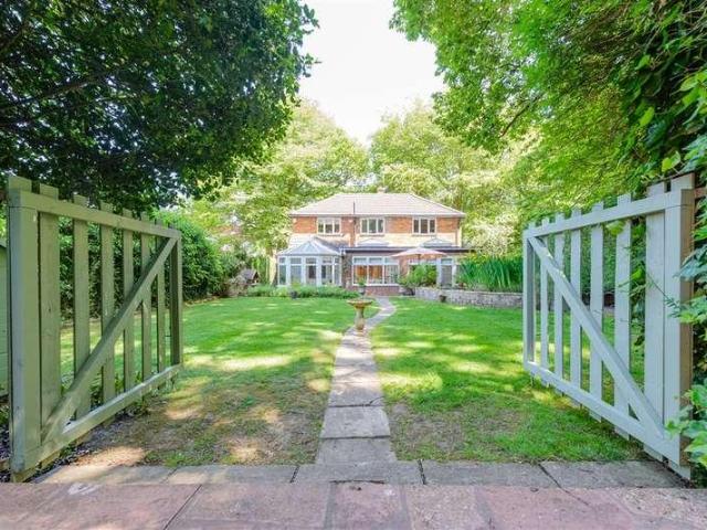 House for sale in Chatham