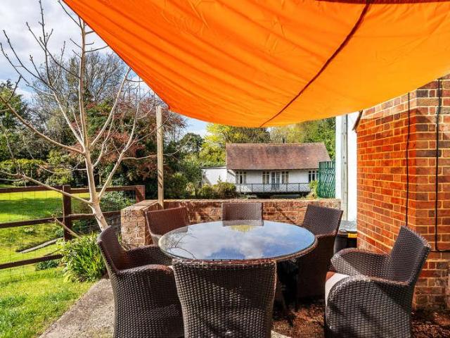 House for sale in The Butts, Kent