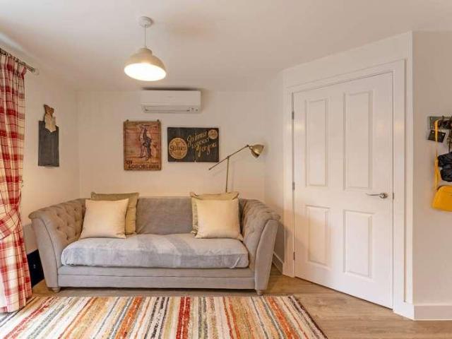 House for sale in Elmfield, Leicestershire