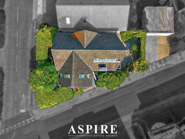 House for sale in Alton Barnes, Essex