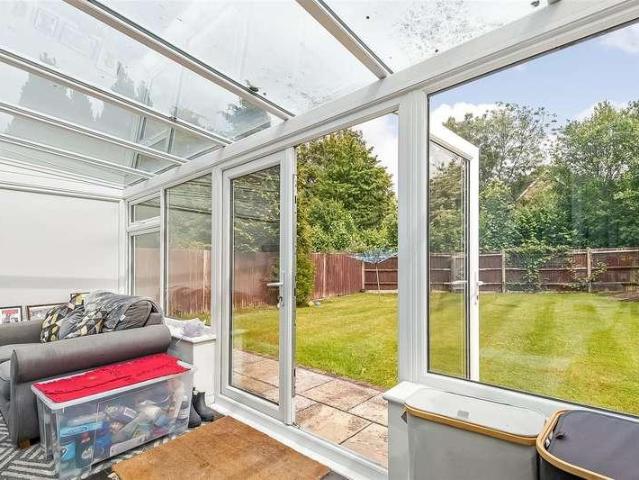 House for sale in Hillview, Surrey