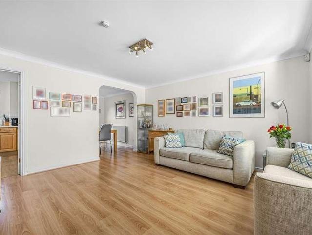 House for sale in Watford Rural, Batchworth