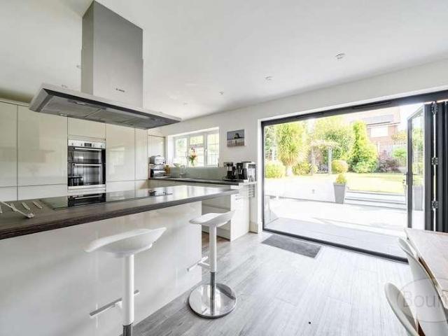 House for sale in Worplesdon, Westborough