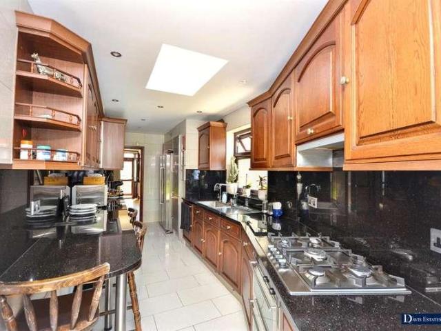 House for sale in Gidea Park, Greater London