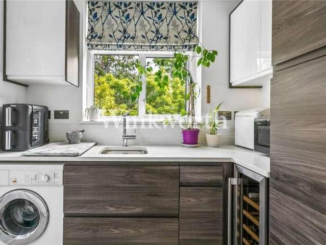 House for sale in Palmers Green, Greater London