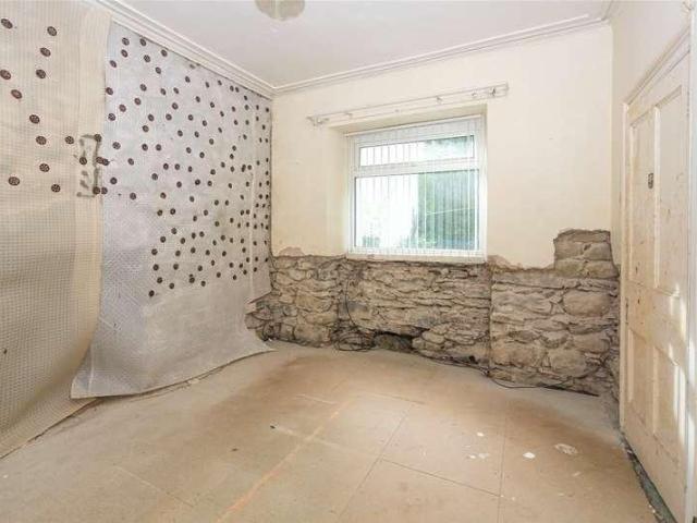 House for sale in Pant, Bethesda