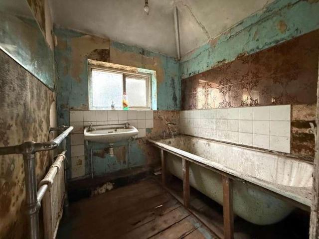 House for sale in New Catton, East Bank