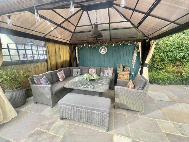 House for sale in Pendine, Wales