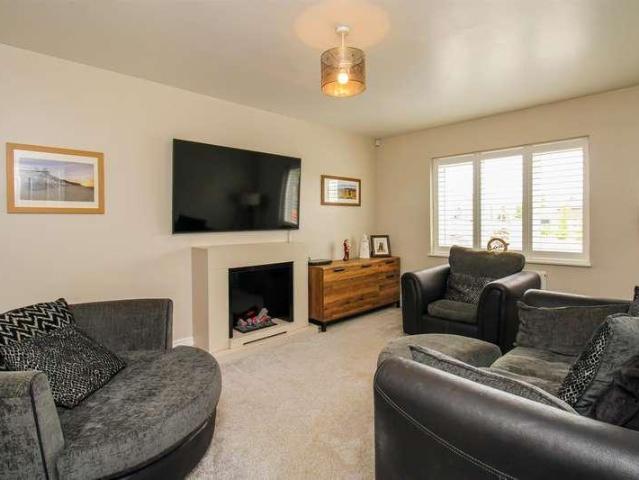 House for sale in Wakefield, Alverthorpe