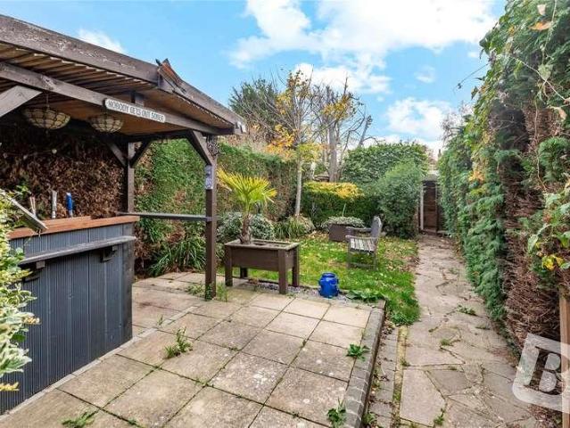 House for sale in Hornchurch, Greater London